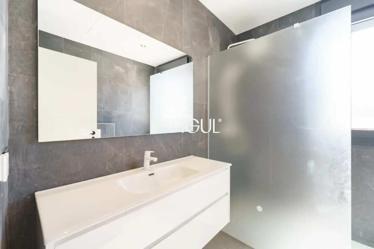 Exclusiva vivienda de obra nueva con diseño contemporáneo en Vallromanes