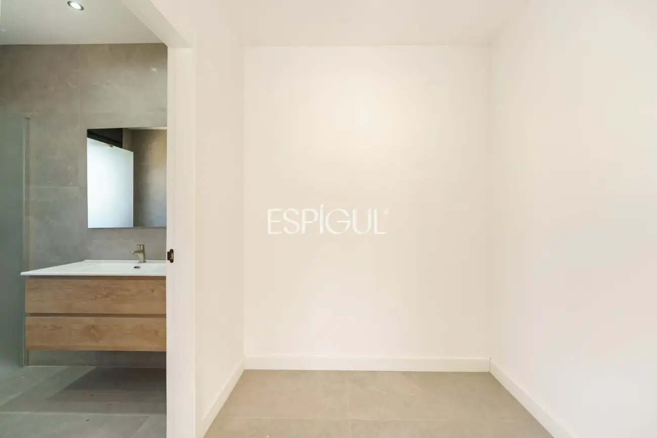 Exclusiva vivienda de obra nueva con diseño contemporáneo en Vallromanes