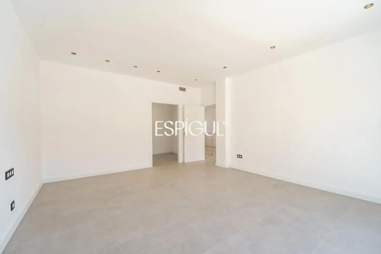 Exclusiva vivienda de obra nueva con diseño contemporáneo en Vallromanes