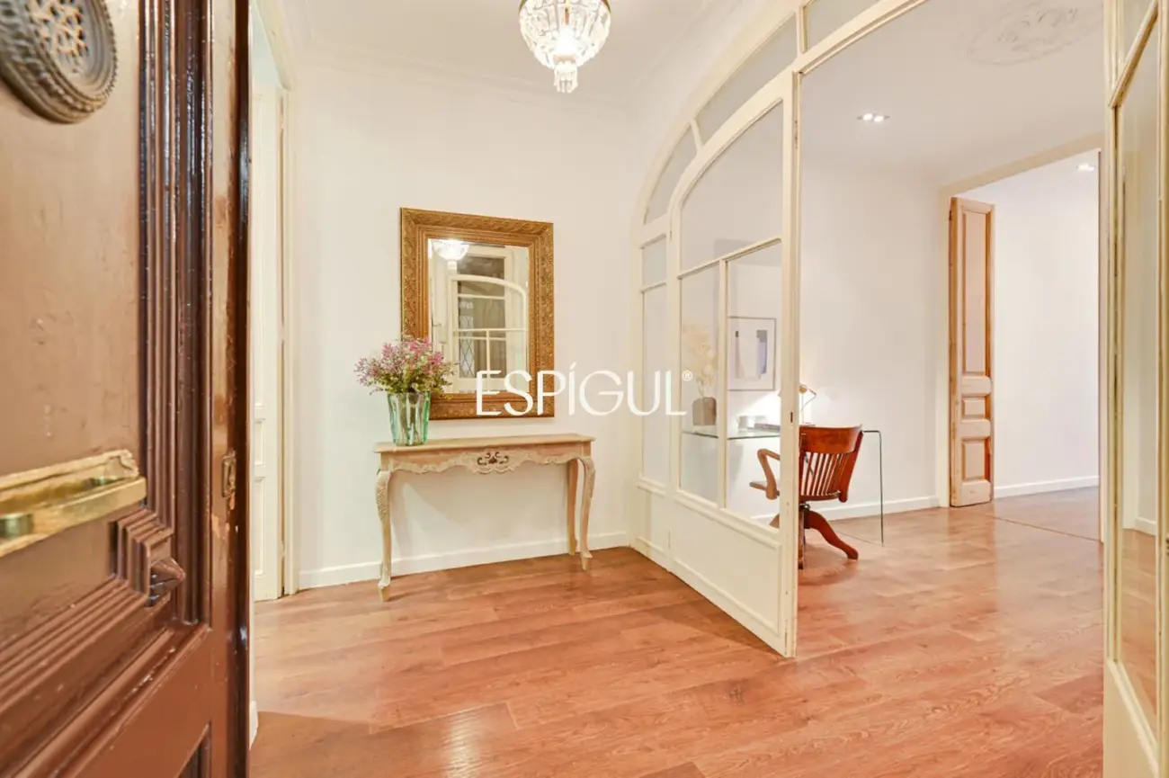 Appartement exclusif avec terrasse privée à Eixample – Sant Antoni