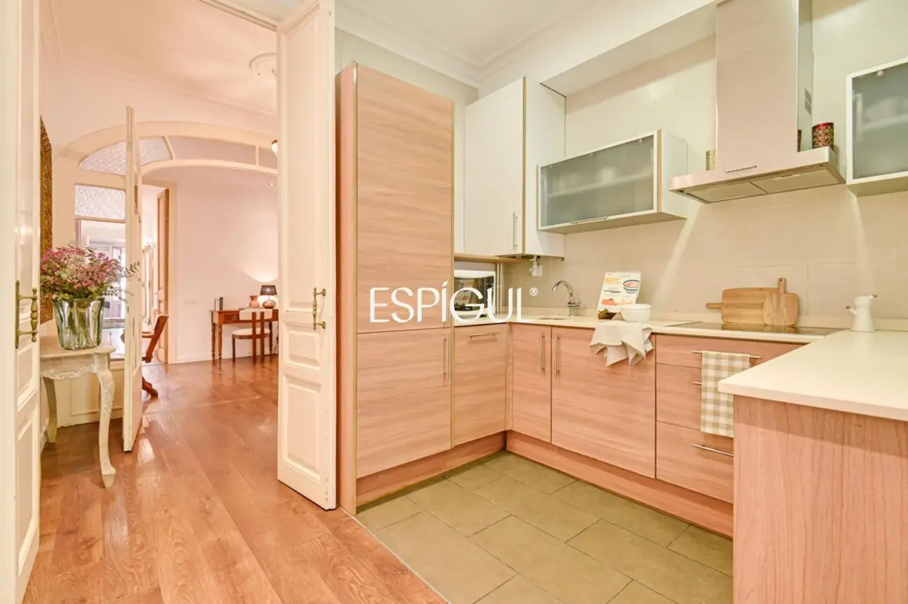 Appartement exclusif avec terrasse privée à Eixample – Sant Antoni