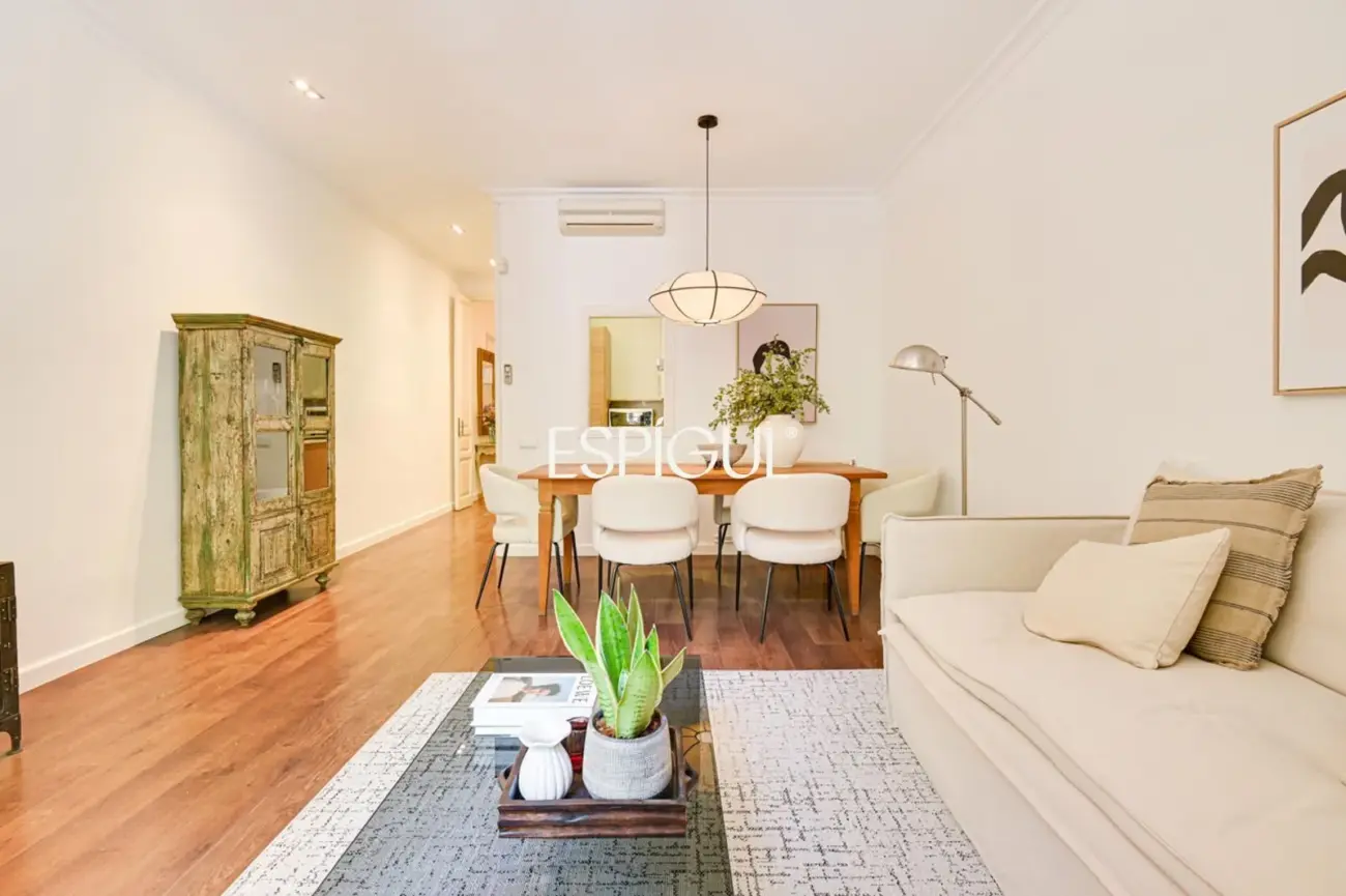 Appartement exclusif avec terrasse privée à Eixample – Sant Antoni