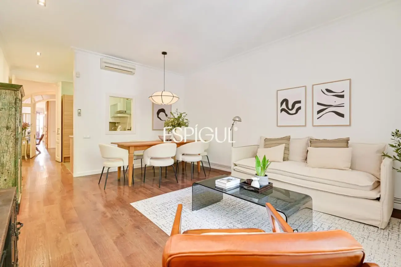 Appartement exclusif avec terrasse privée à Eixample – Sant Antoni