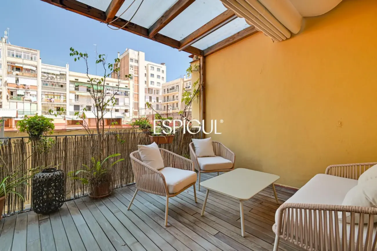 Appartement exclusif avec terrasse privée à Eixample – Sant Antoni