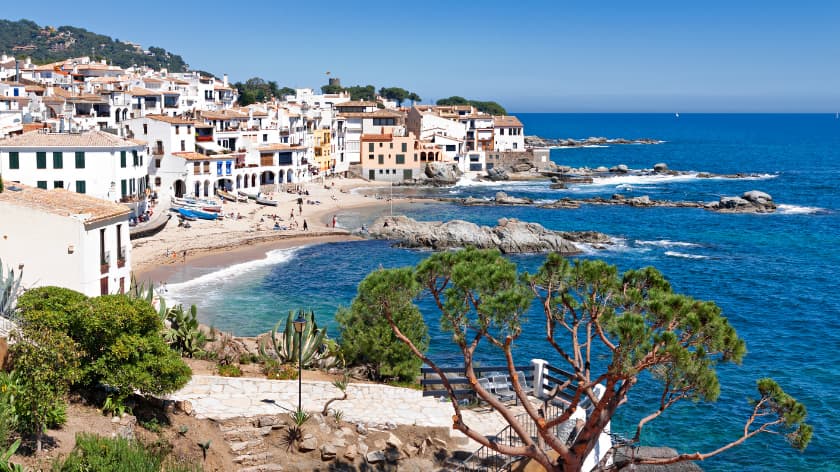 mejores zonas para comprar una segunda residencia en la Costa Brava y el Maresme
