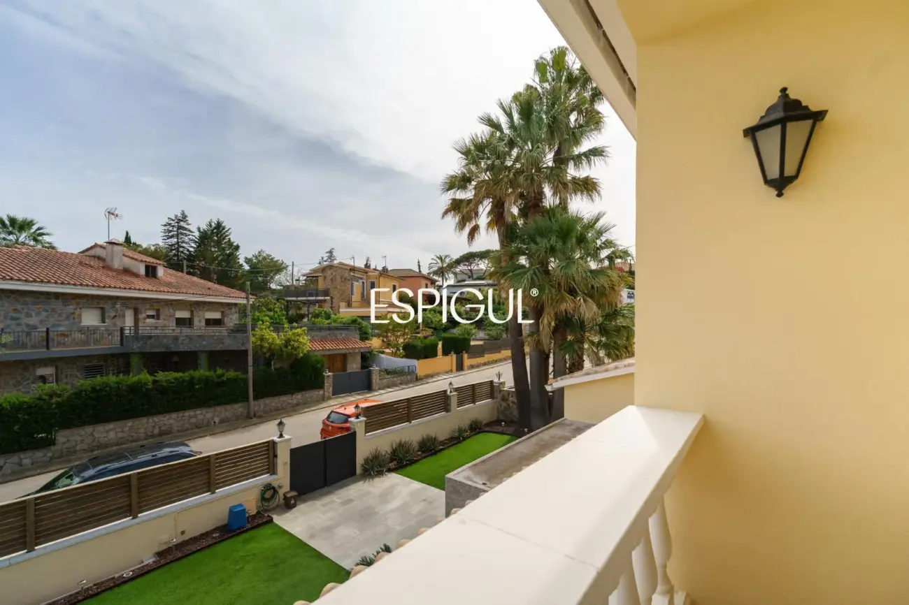 Elegance, views and privacy just 5 minutes from Mataró