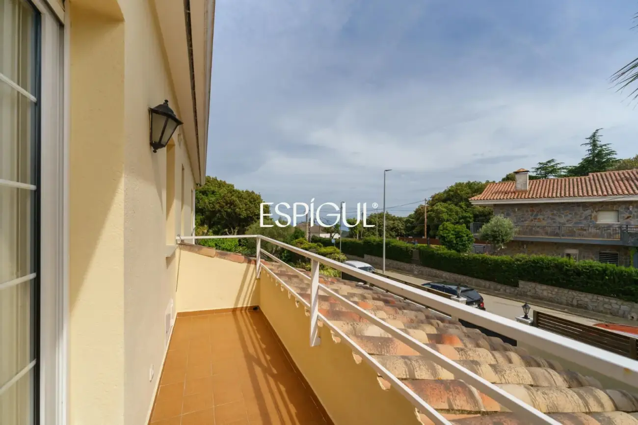 Elegance, views and privacy just 5 minutes from Mataró