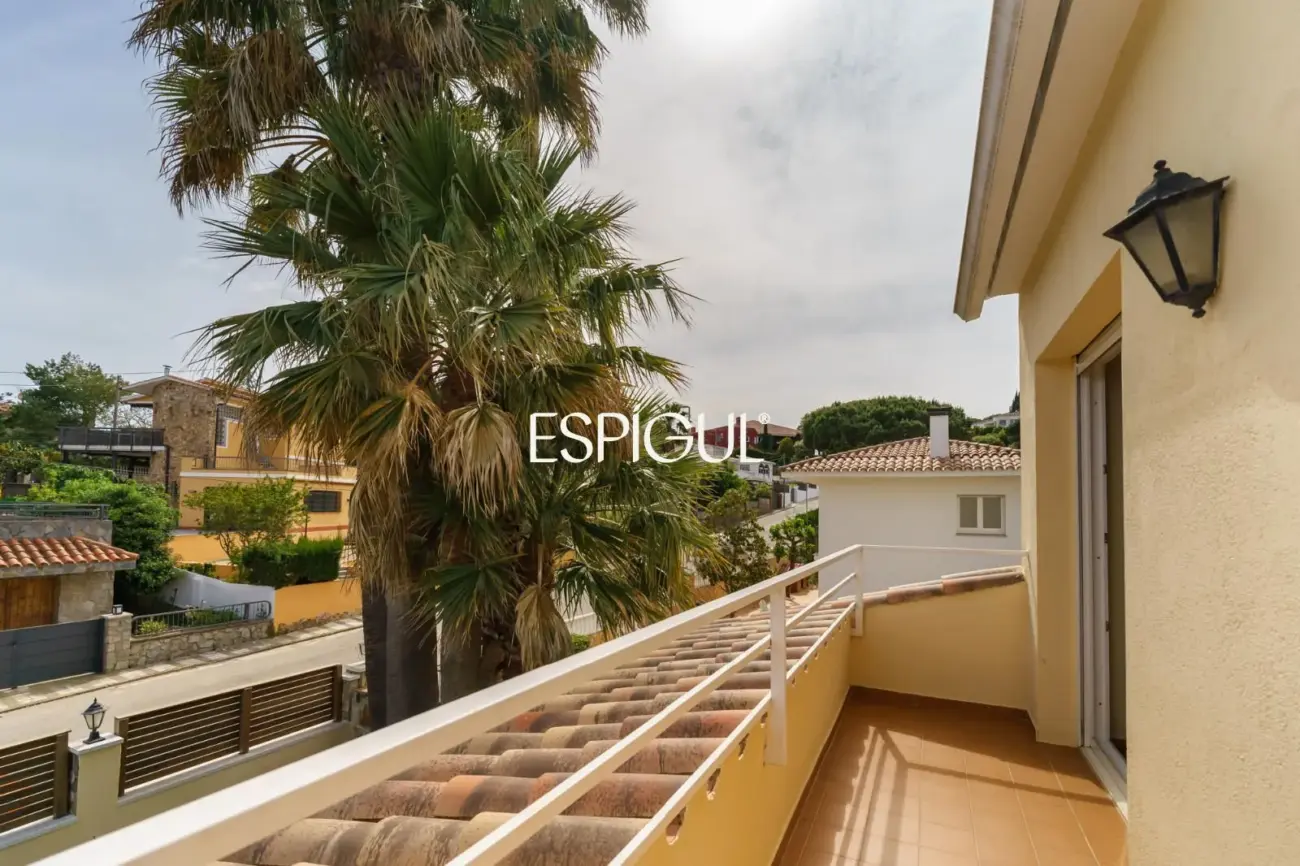 Elegance, views and privacy just 5 minutes from Mataró