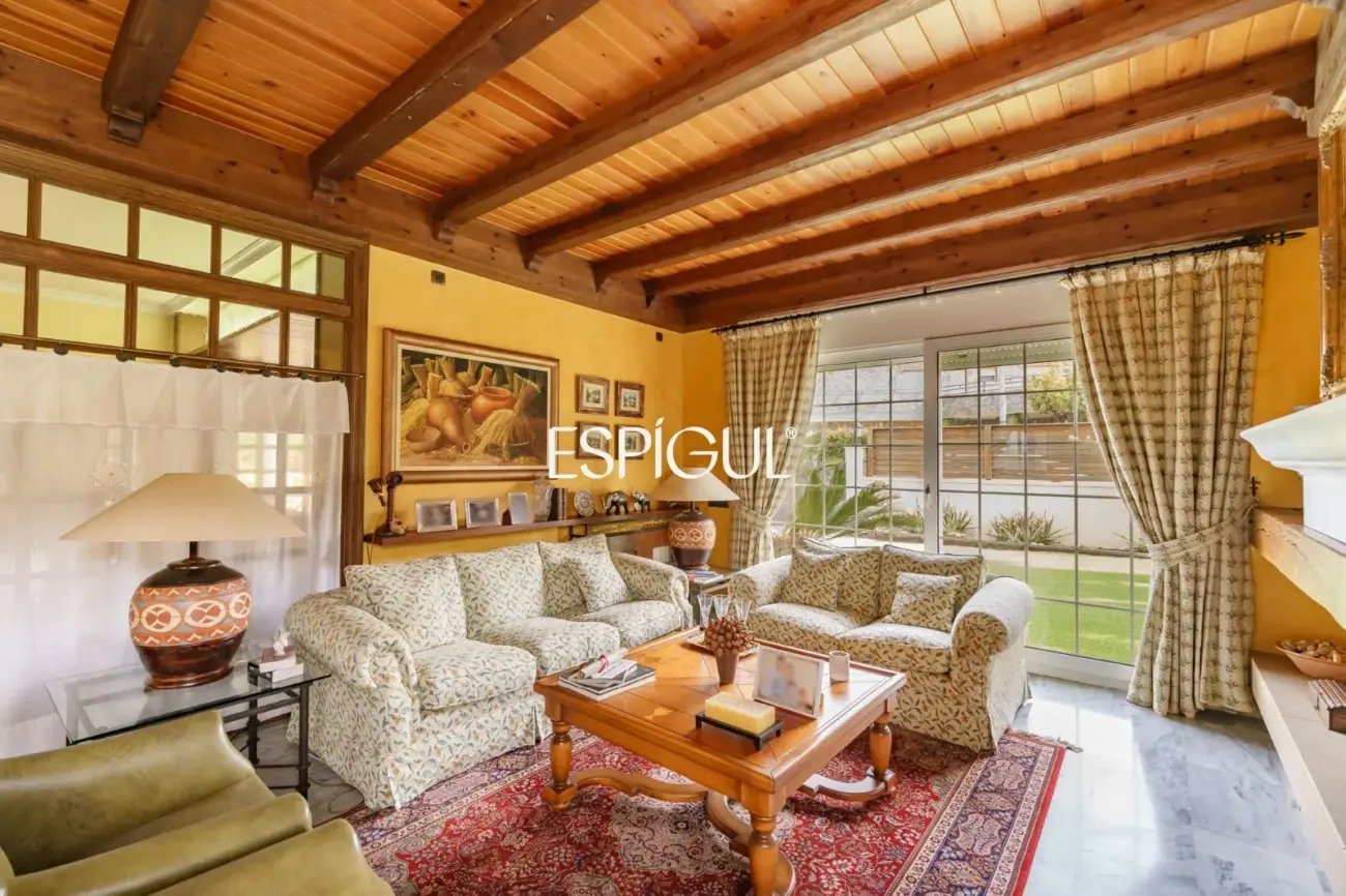 Elegance, views and privacy just 5 minutes from Mataró