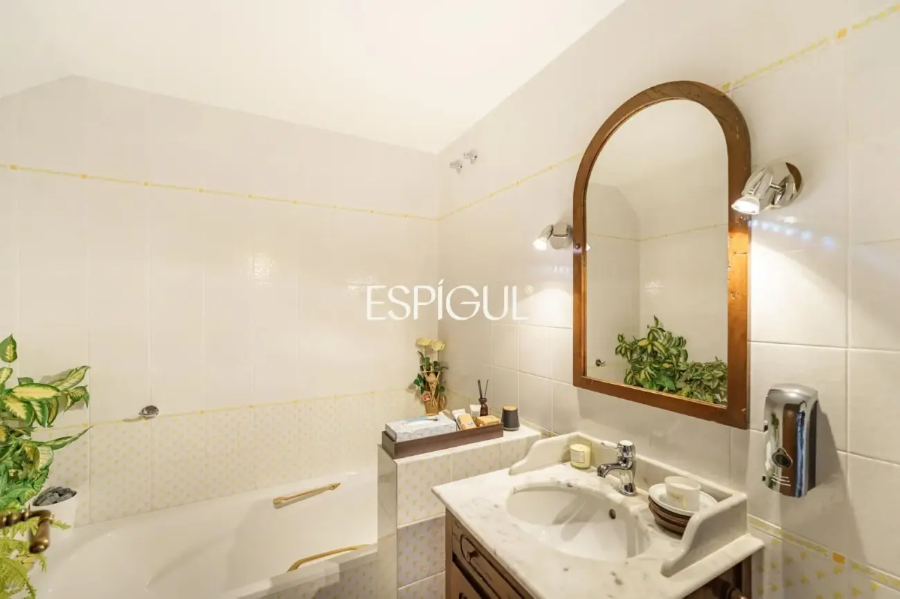 Elegance, views and privacy just 5 minutes from Mataró