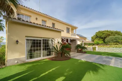 Elegance, views and privacy just 5 minutes from Mataró
