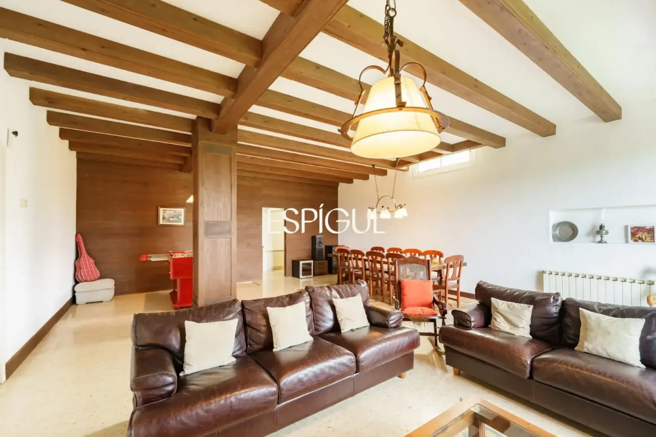 Elegance, views and privacy just 5 minutes from Mataró