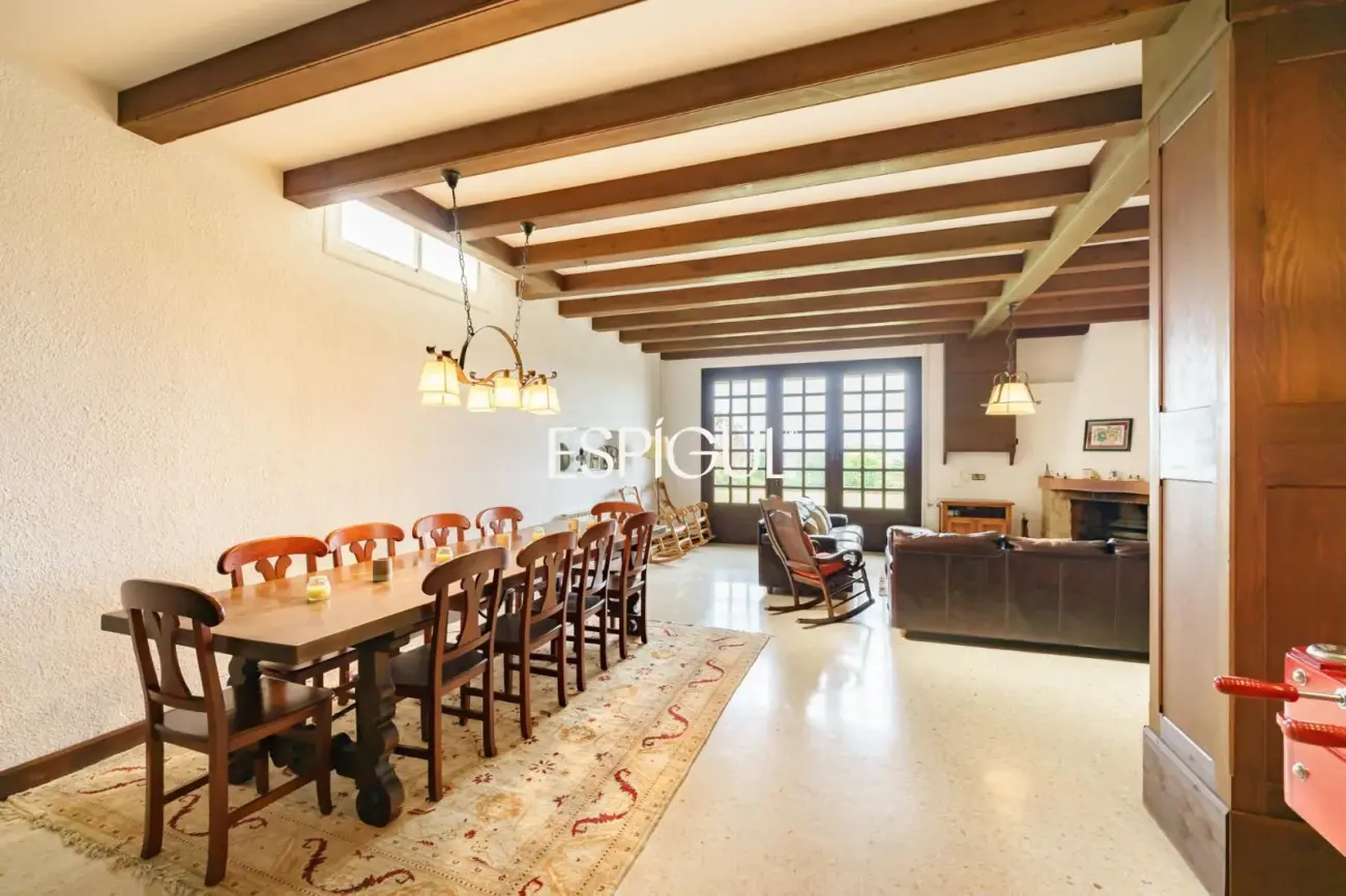 Elegance, views and privacy just 5 minutes from Mataró
