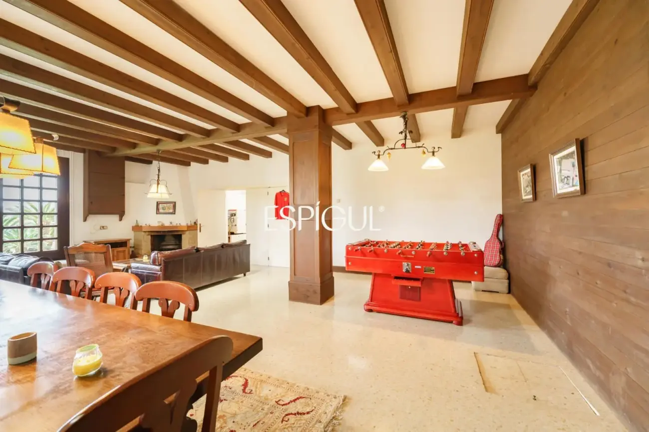 Elegance, views and privacy just 5 minutes from Mataró