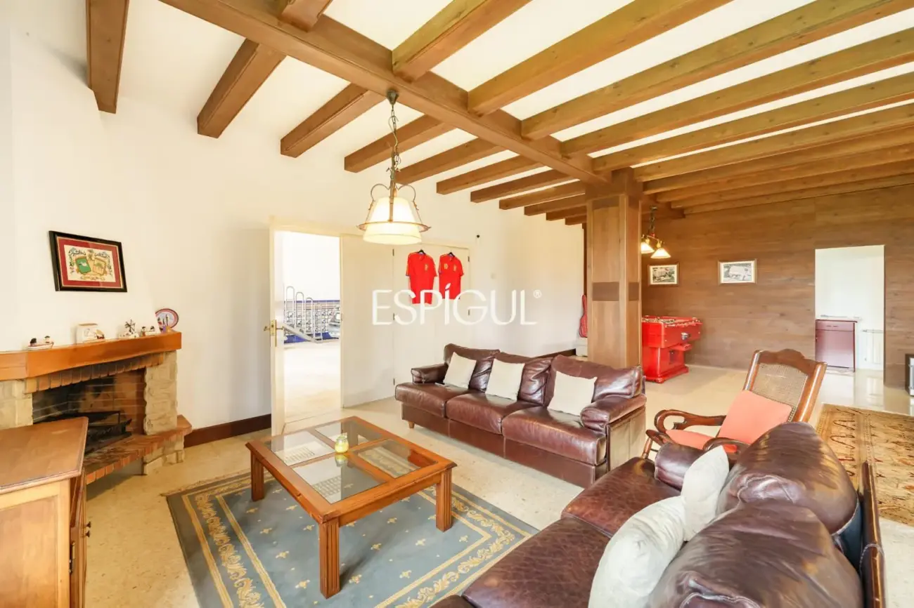 Elegance, views and privacy just 5 minutes from Mataró