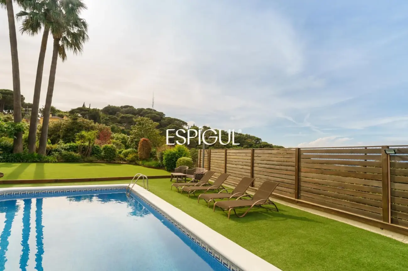 Elegance, views and privacy just 5 minutes from Mataró