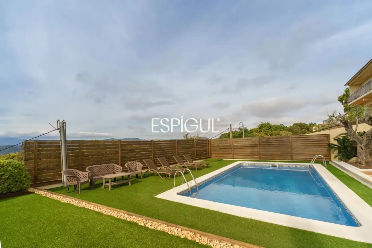Elegance, views and privacy just 5 minutes from Mataró