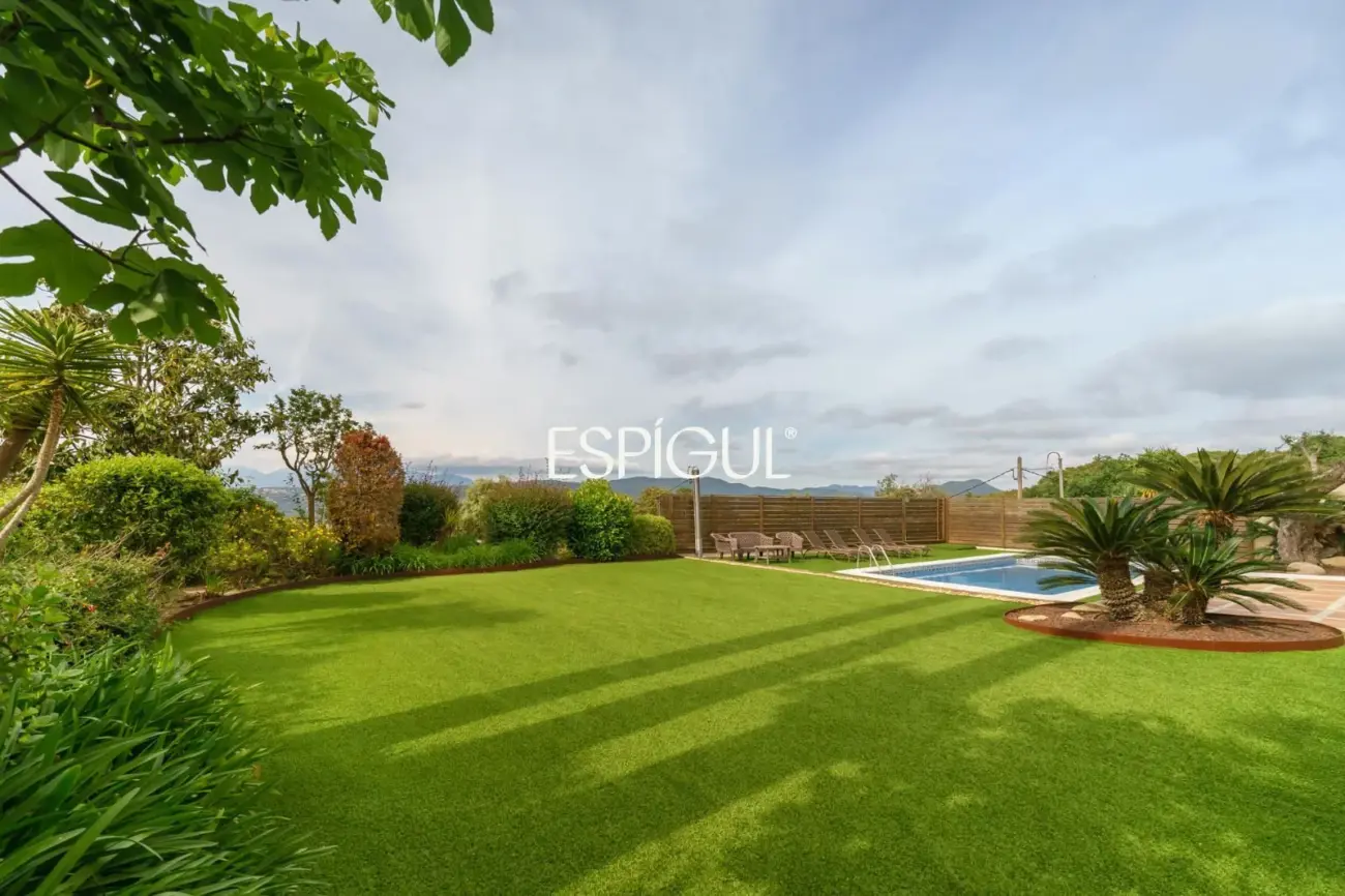 Elegance, views and privacy just 5 minutes from Mataró