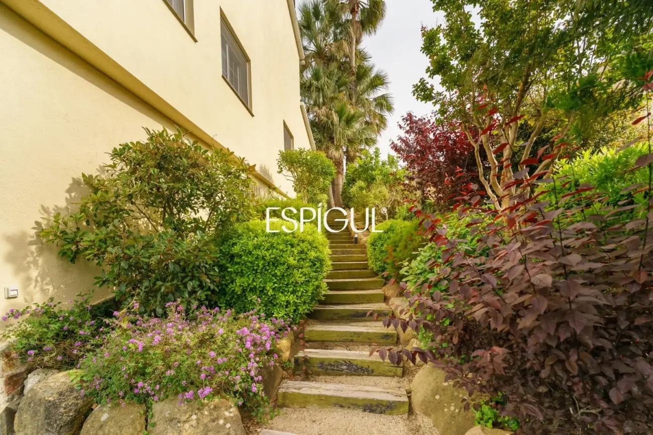 Elegance, views and privacy just 5 minutes from Mataró