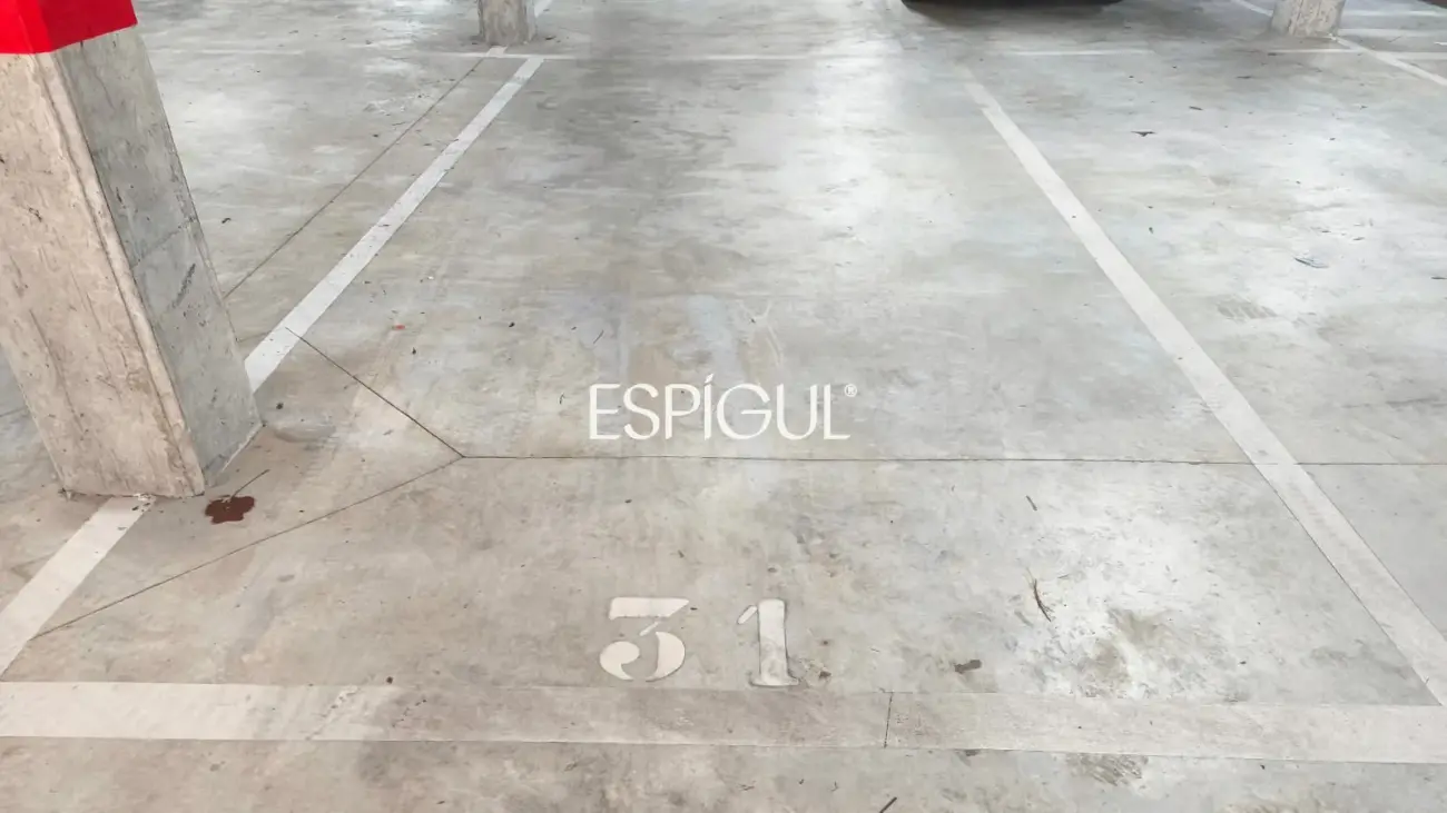Parking space with storage room for sale in Vilablareix
