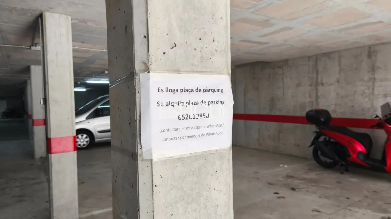 Parking space with storage room for sale in Vilablareix