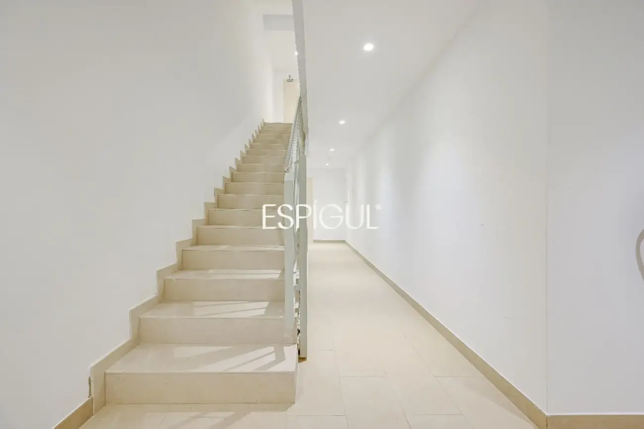 Piso en la Costa Brava y piscina comunitaria