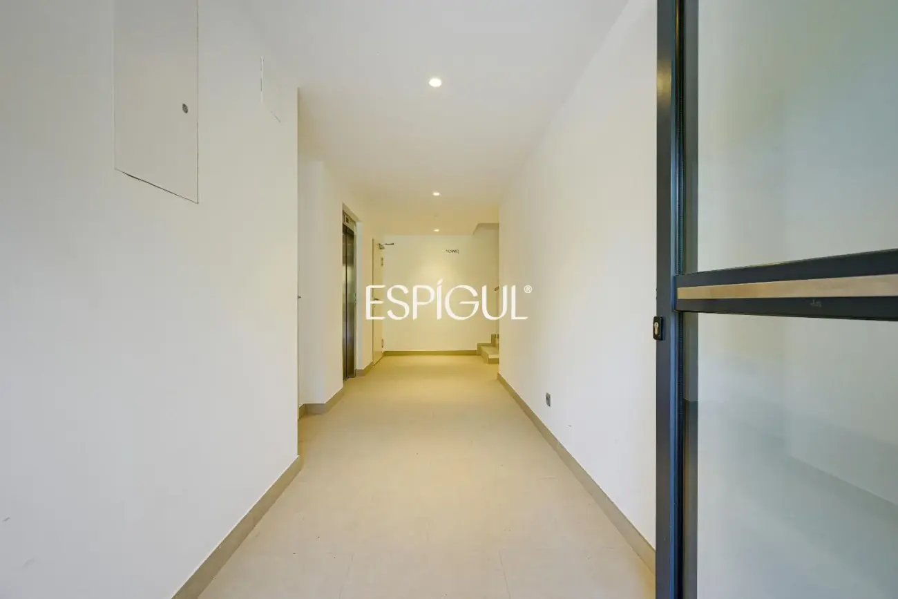 Piso en la Costa Brava y piscina comunitaria