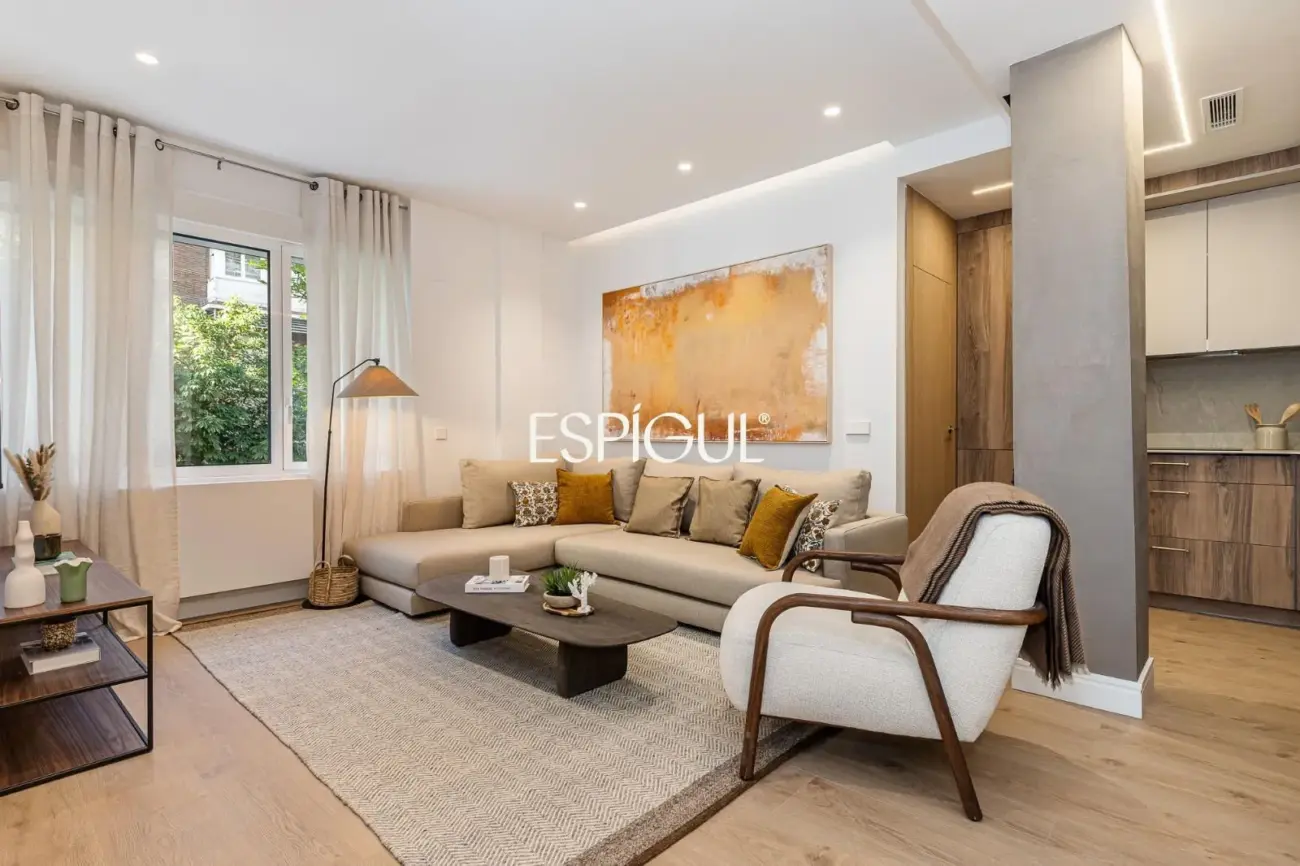 Piso en venta exterior, reformado y amueblado en Arapiles, Chamberí