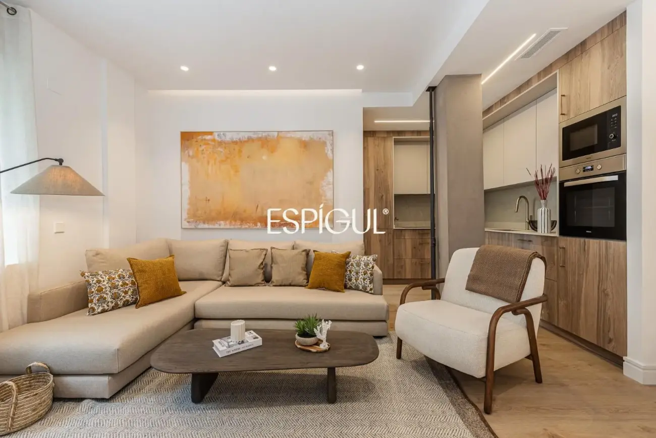 Piso en venta exterior, reformado y amueblado en Arapiles, Chamberí