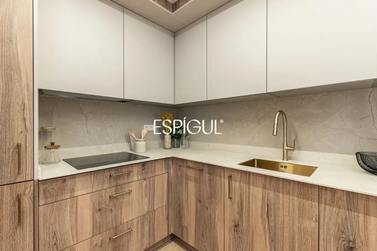 Piso en venta exterior, reformado y amueblado en Arapiles, Chamberí