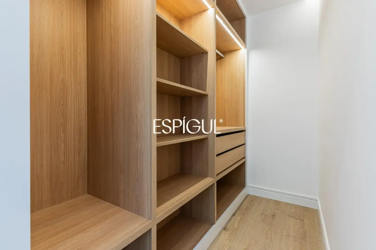 Piso en venta exterior, reformado y amueblado en Arapiles, Chamberí