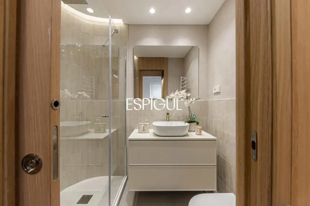 Piso en venta exterior, reformado y amueblado en Arapiles, Chamberí