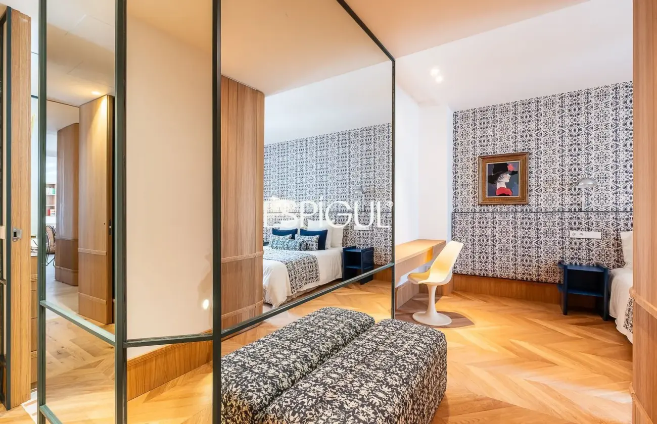 Piso en venta reformado con terraza en la Torre Valencia