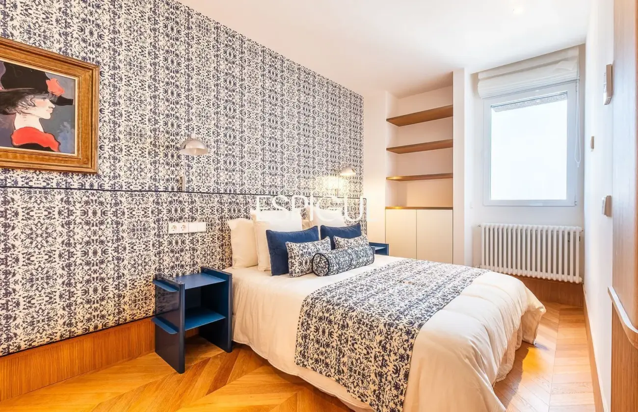 Piso en venta reformado con terraza en la Torre Valencia