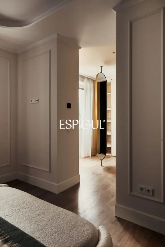 Piso en venta reformado en El Viso con terraza y plaza de garaje incluida en el precio