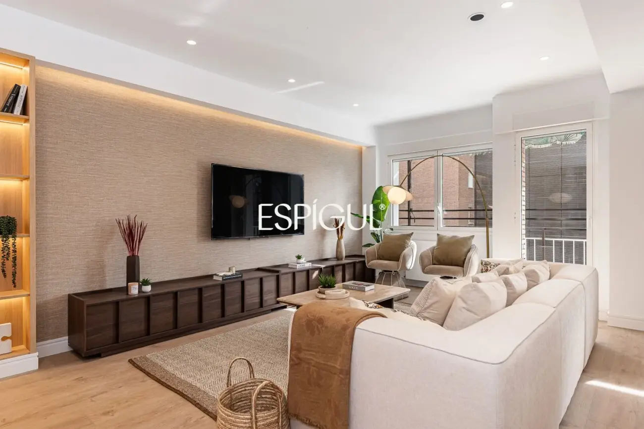 Piso en venta reformado en Jerónimos, Retiro