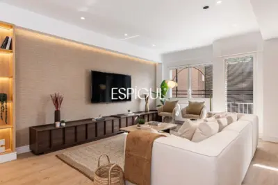 Piso en venta reformado en Jerónimos, Retiro