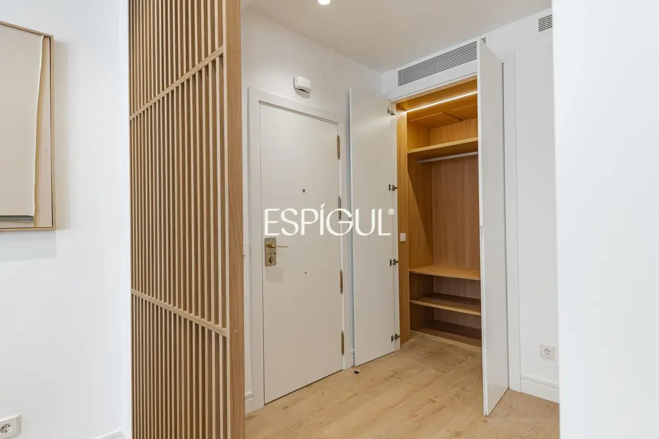Piso en venta reformado en Jerónimos, Retiro