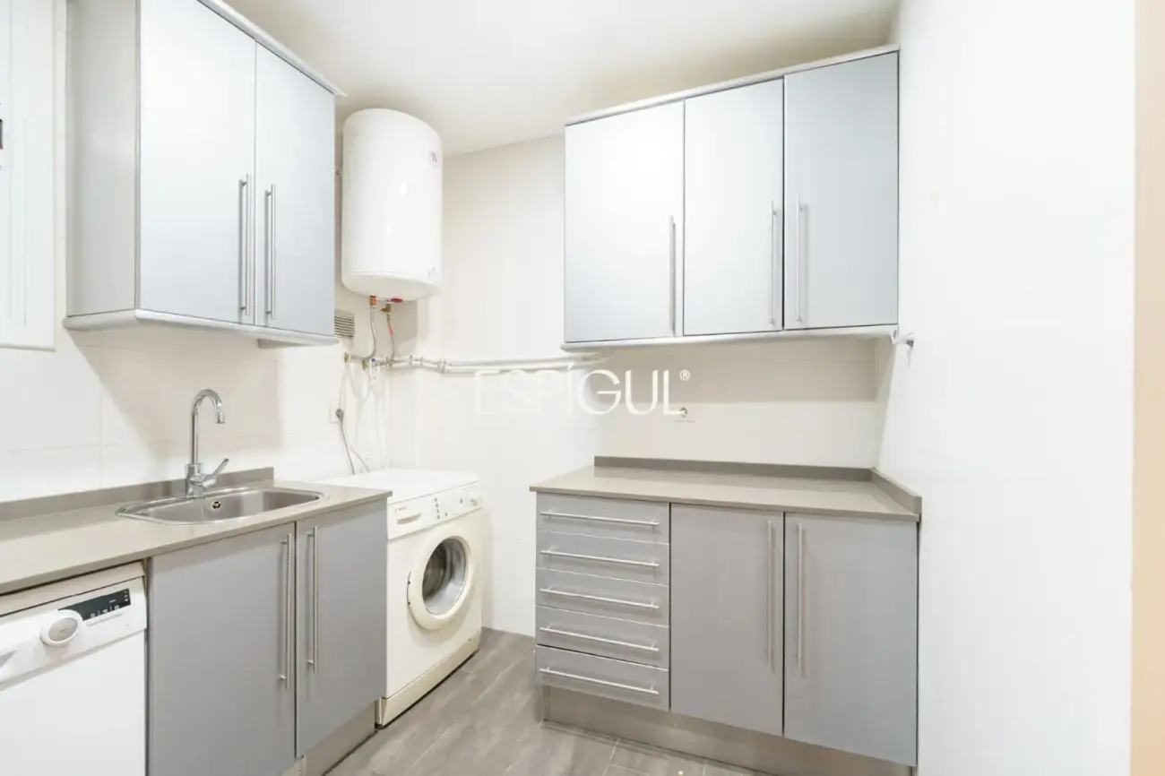 Appartement rénové et lumineux près de la Plaza España