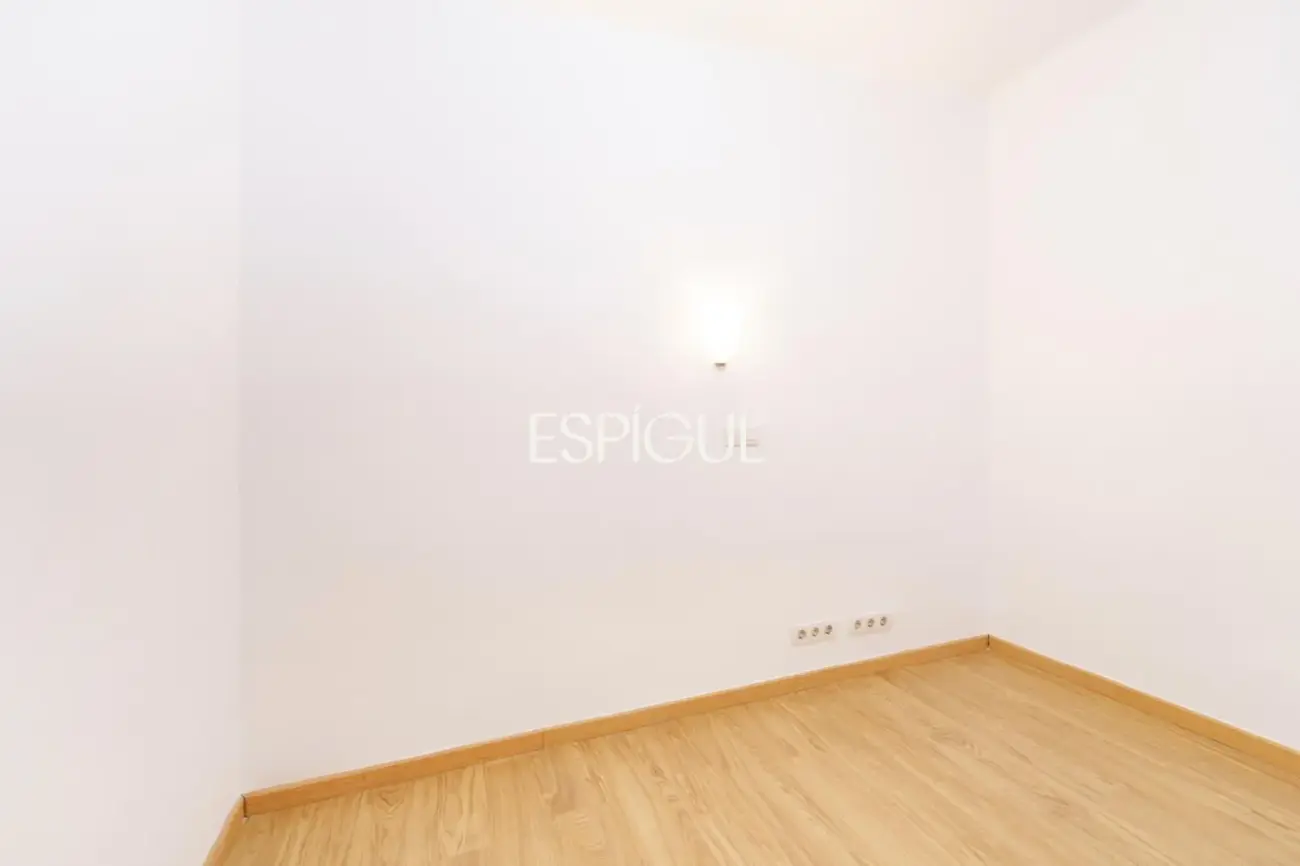 Appartement rénové et lumineux près de la Plaza España