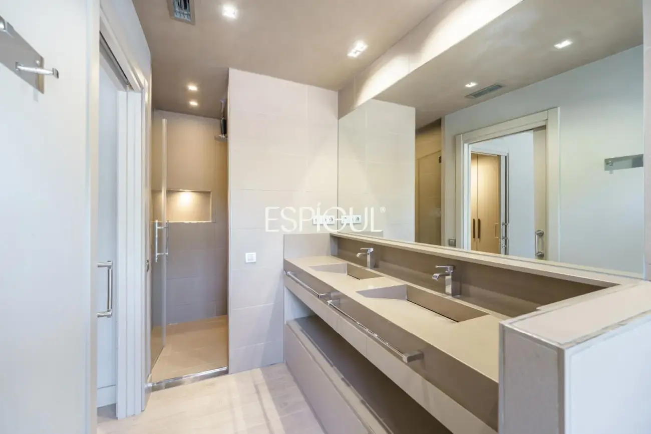 Ground floor apartment with pool in Parc Central, Sant Cugat del Vallès