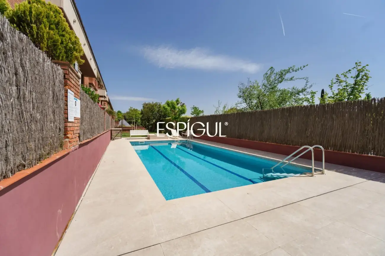 Ground floor apartment with pool in Parc Central, Sant Cugat del Vallès