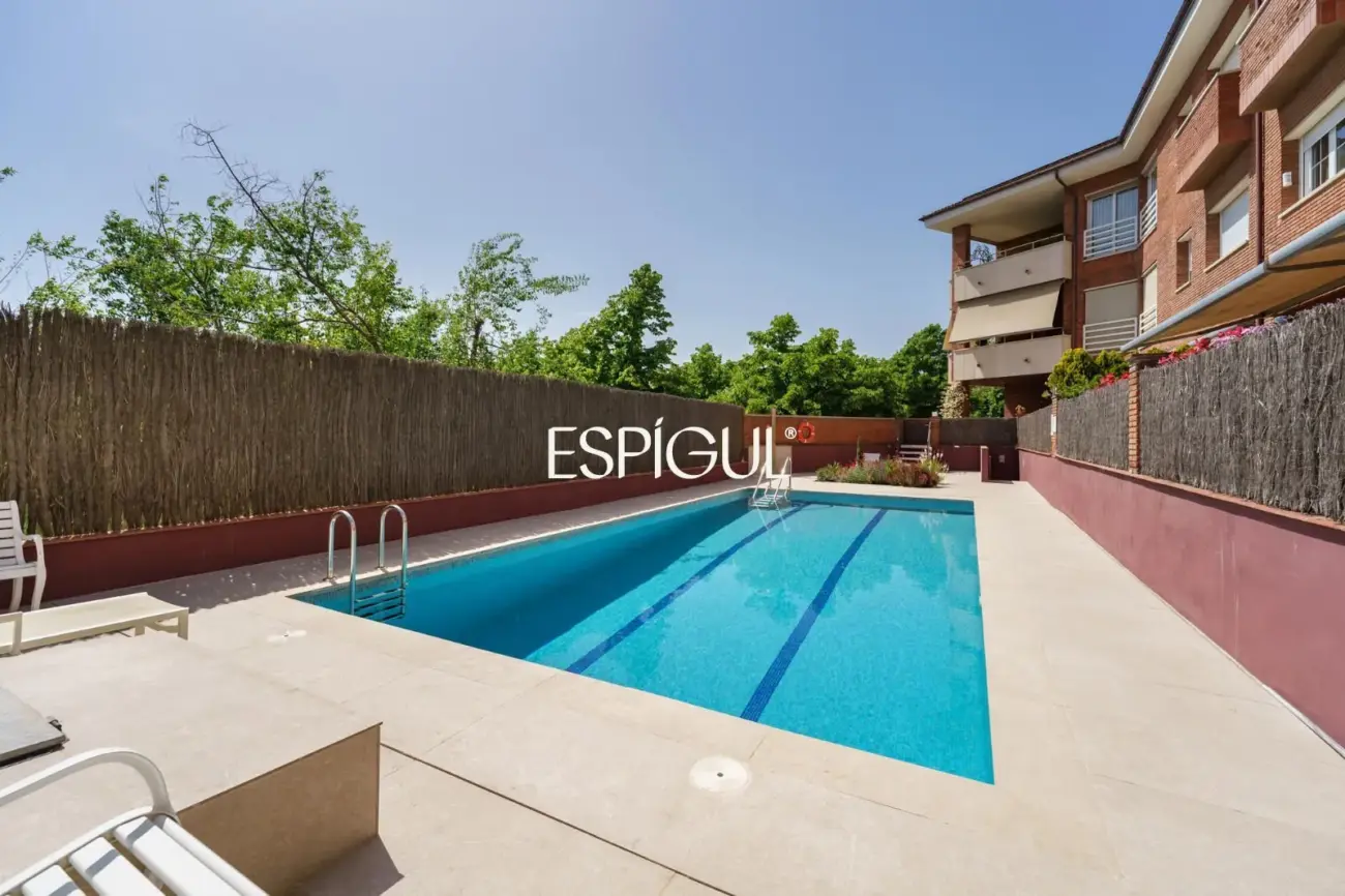 Ground floor apartment with pool in Parc Central, Sant Cugat del Vallès