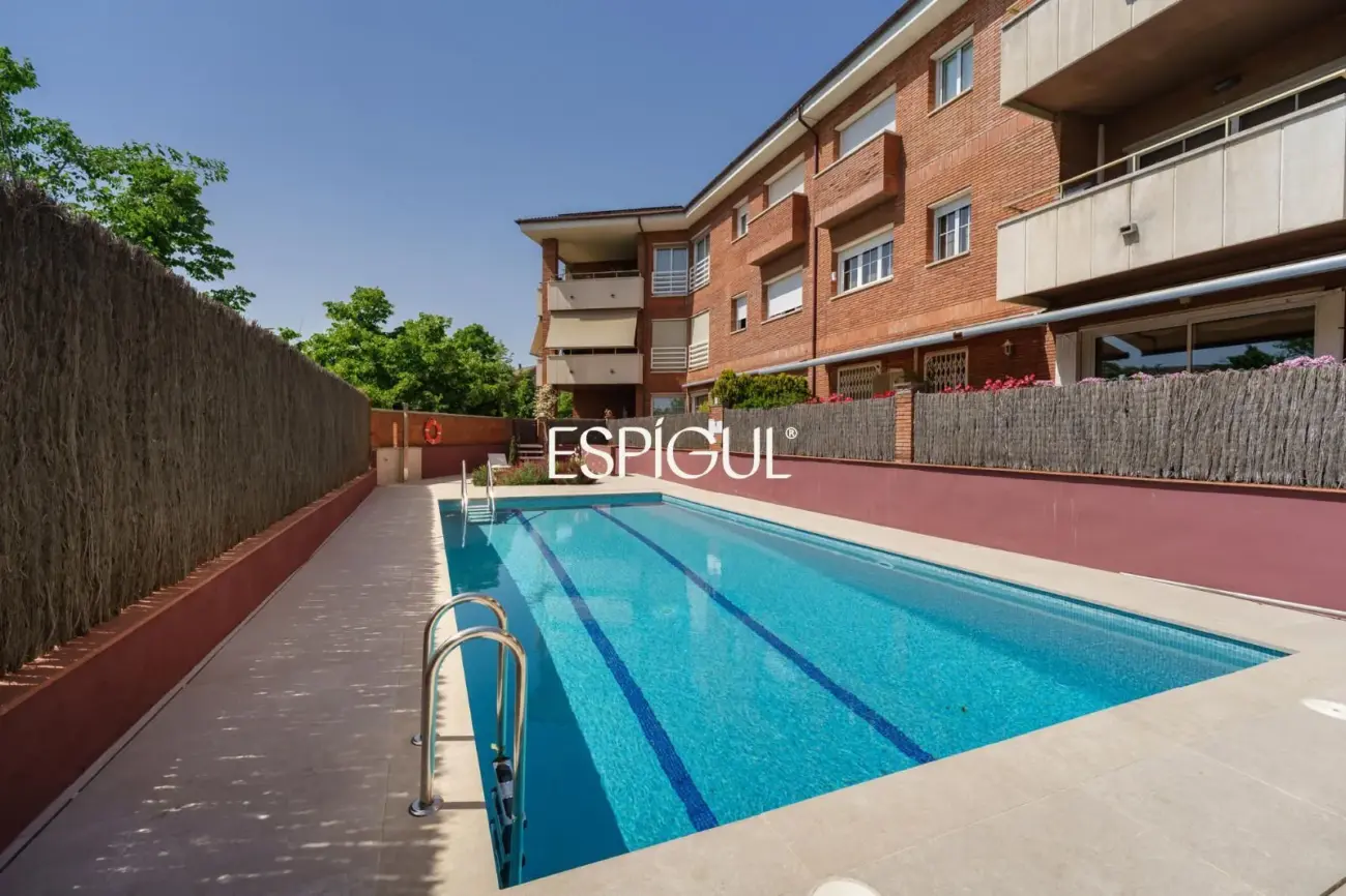 Ground floor apartment with pool in Parc Central, Sant Cugat del Vallès