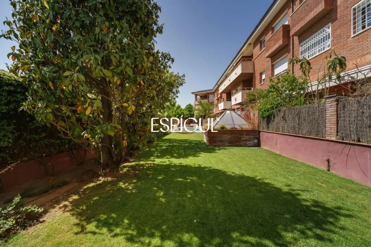 Ground floor apartment with pool in Parc Central, Sant Cugat del Vallès