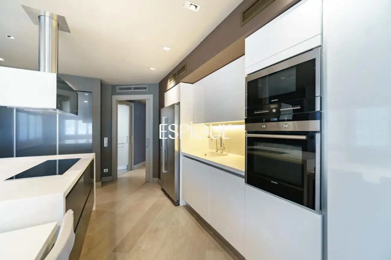 Ground floor apartment with pool in Parc Central, Sant Cugat del Vallès