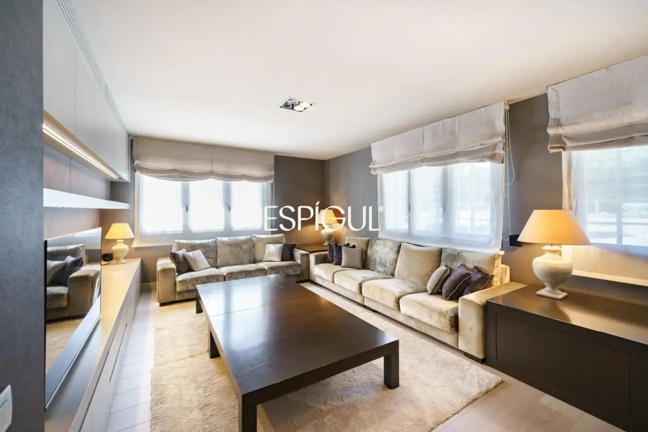 Ground floor apartment with pool in Parc Central, Sant Cugat del Vallès