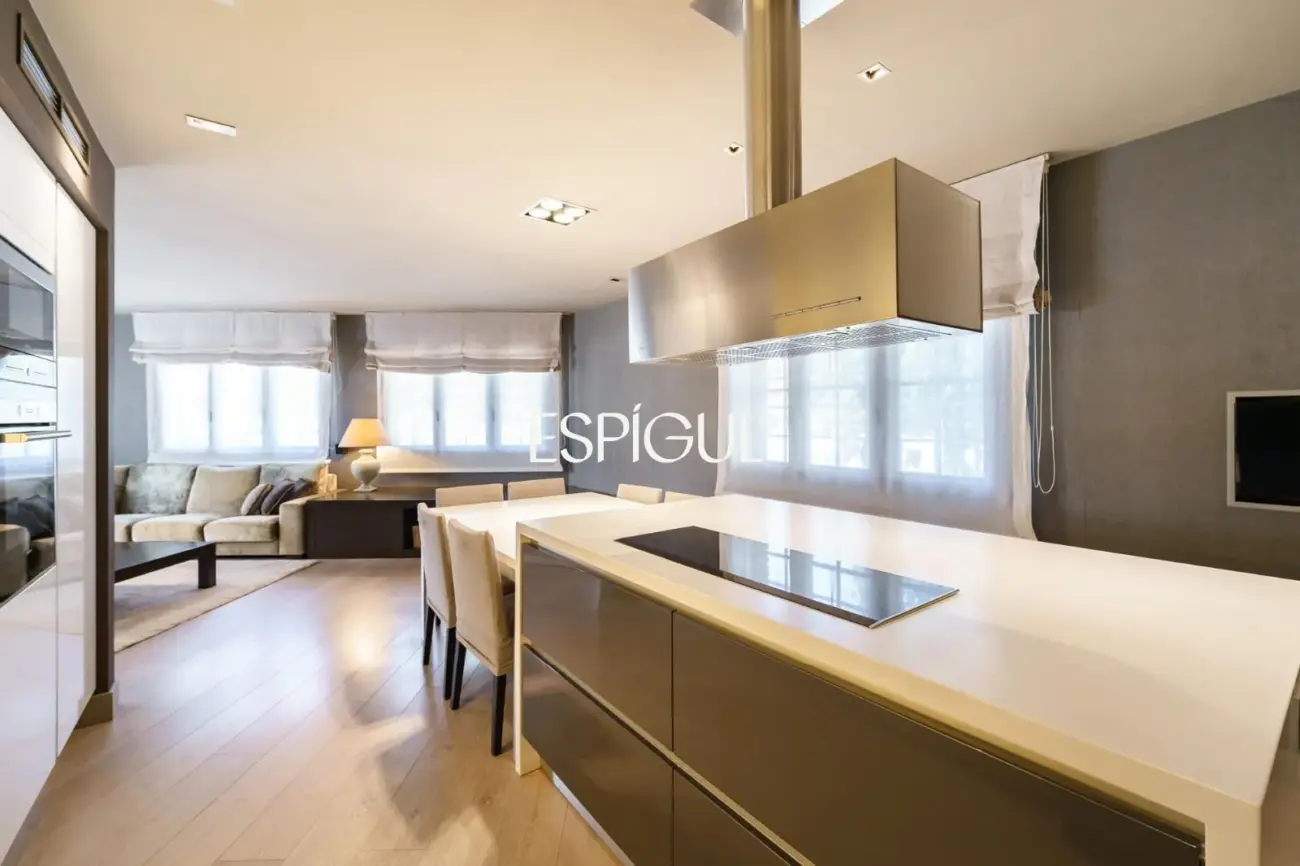 Ground floor apartment with pool in Parc Central, Sant Cugat del Vallès