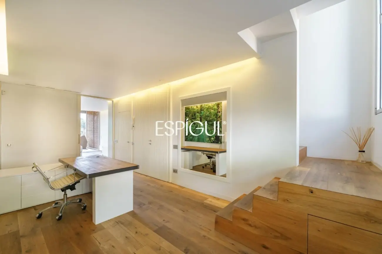 Tríplex de lujo en Tiana con amplias terrazas, jacuzzi, gimnasio y piscina comunitaria