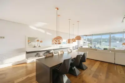 Tríplex de lujo en Tiana con amplias terrazas, jacuzzi, gimnasio y piscina comunitaria
